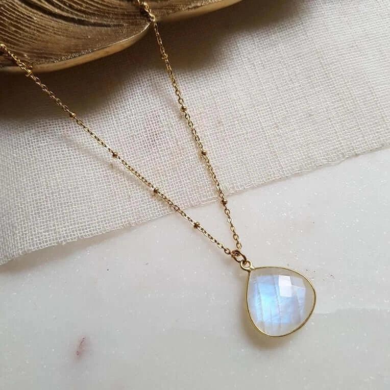 Mėnulio akmens kaklo papuošalas