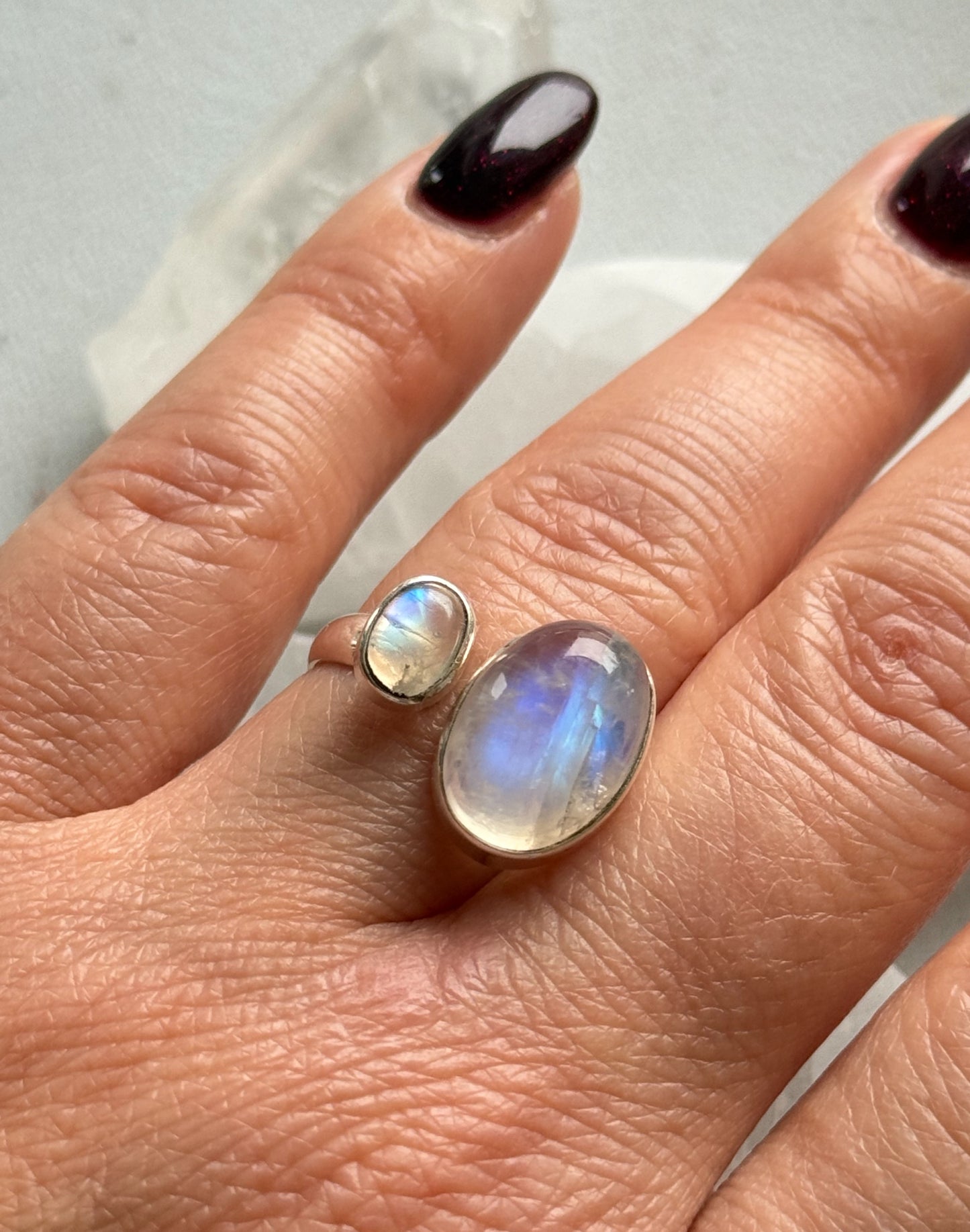 Mėnulio akmens žiedas "Šviesa"