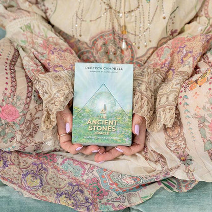 Orakulo kortos „The Ancient Stones Oracle"