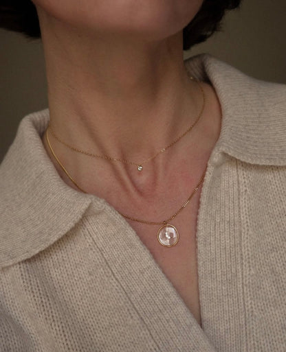 Pakabukas su grandinėle "Spindintis Mėnulis"