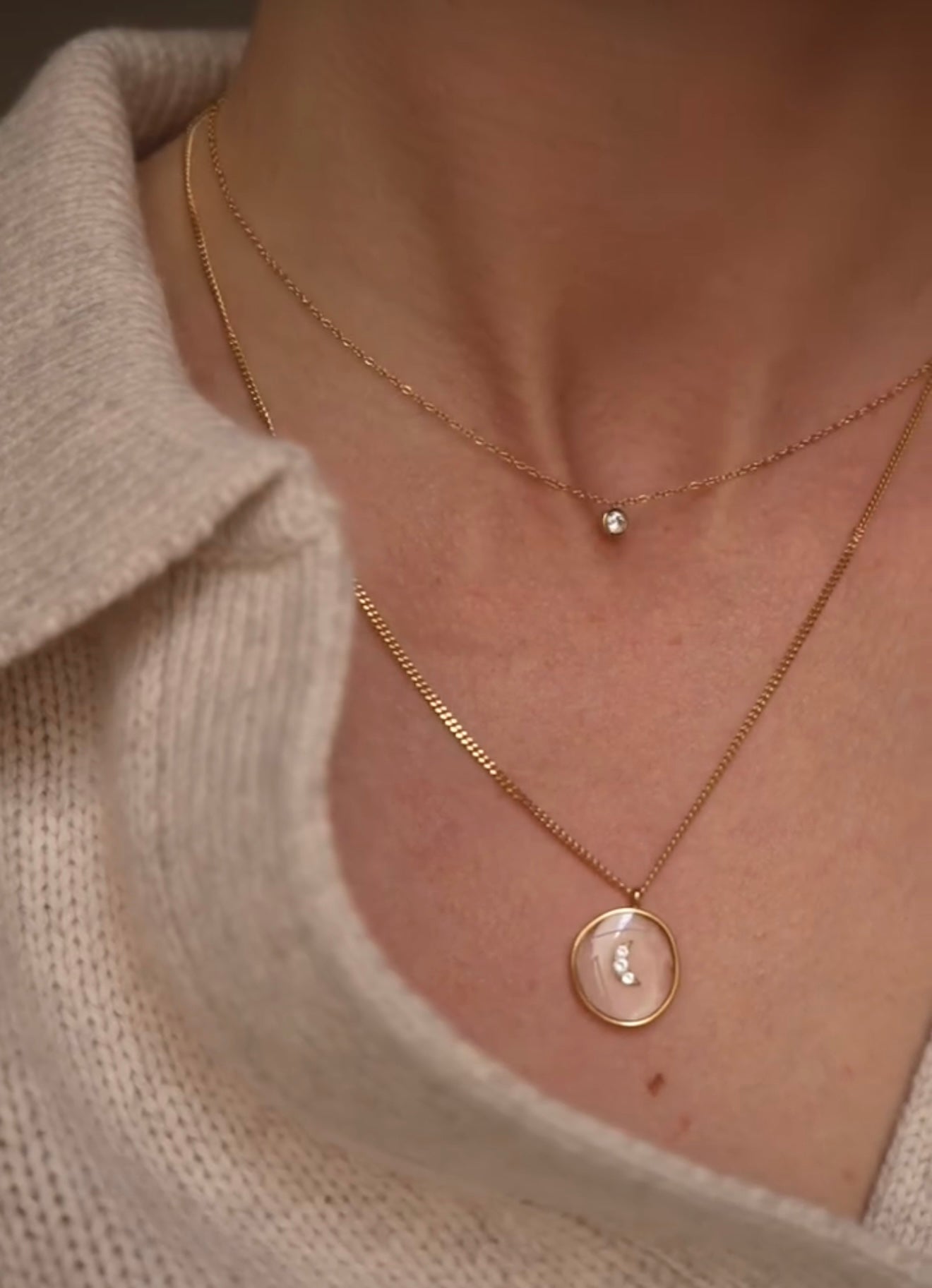 Pakabukas su grandinėle "Spindintis Mėnulis"