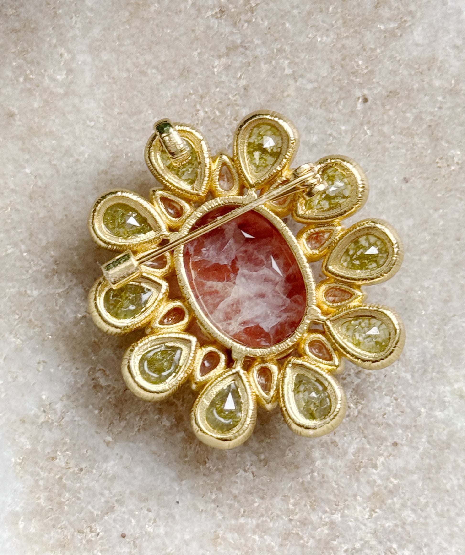 Peridoto ir turmalinų sagė "Pavasaris"