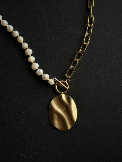 Perlų kaklo papuošalas "Afroditė"