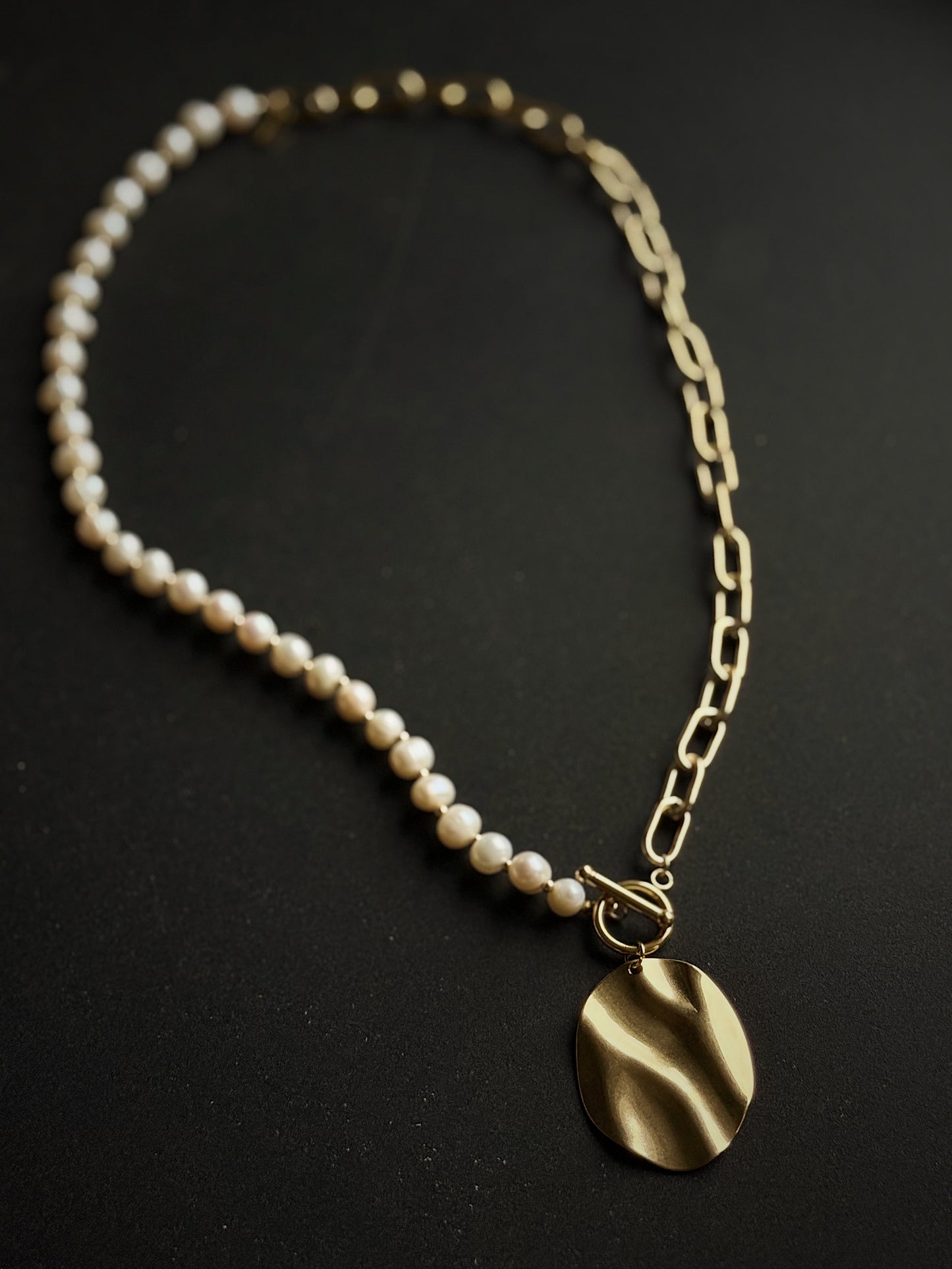 Perlų kaklo papuošalas "Afroditė"