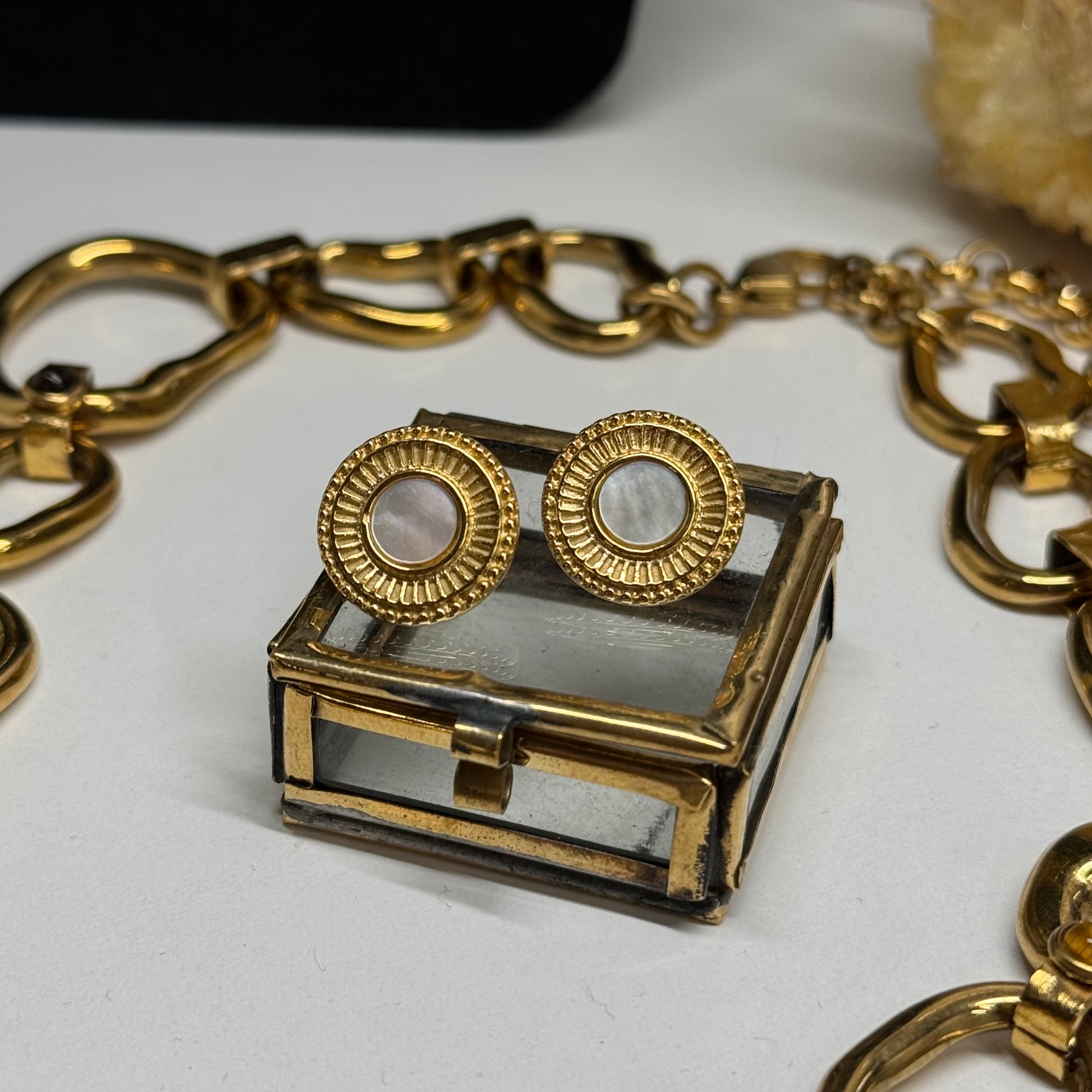 Perluotės auskarai "Saulės"