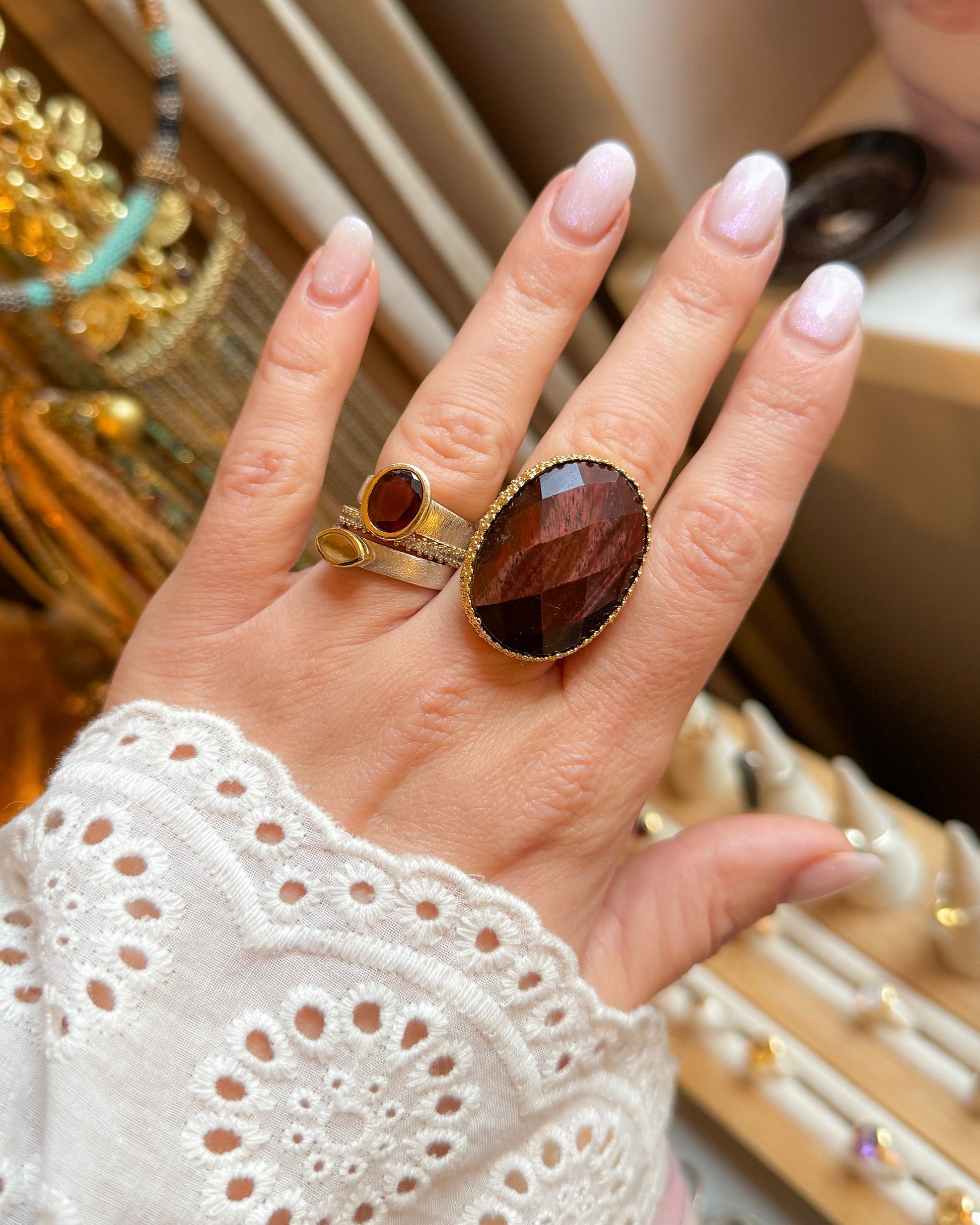 Raudonojo tigro akies žiedas "Ugnies valdovė"