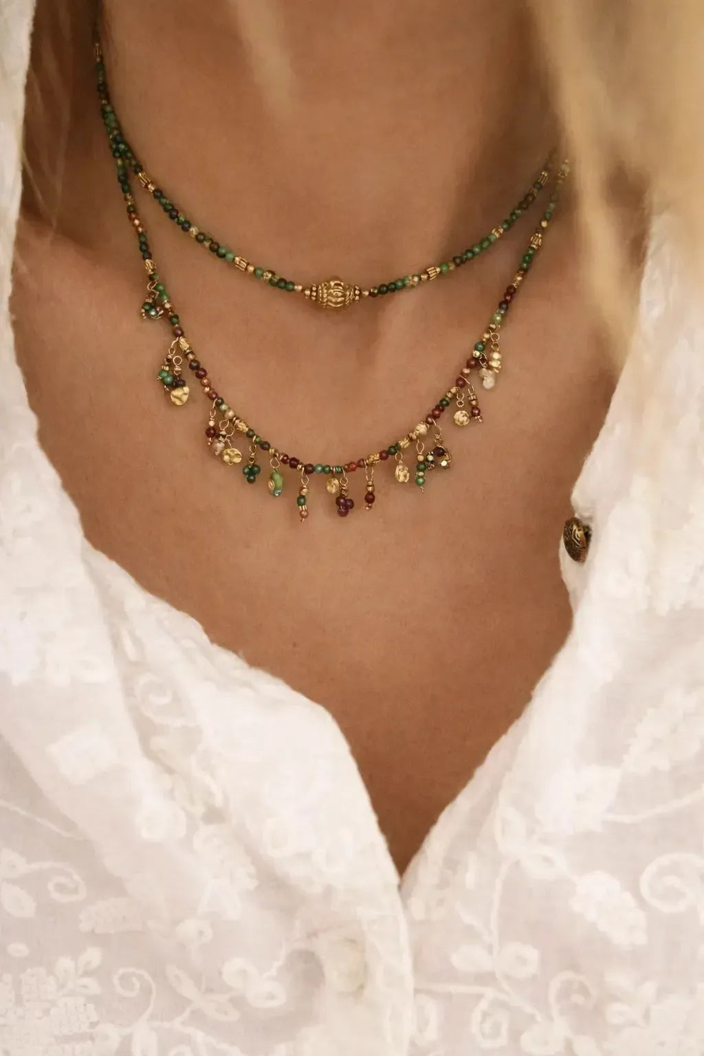 Rubino zoisito kaklo vėrinys