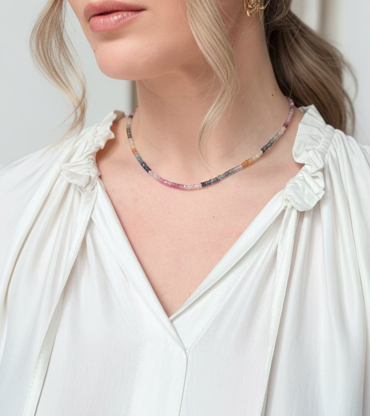 Safyrų kaklo vėrinys