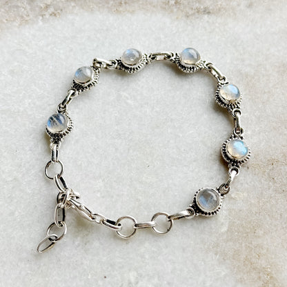 Sidabrinė apyrankė su Mėnulio akmenimis