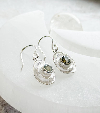 Sidabriniai auskarai "Labradorito Saulės”