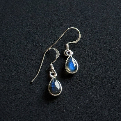 Sidabriniai auskarai "Labradorito lašas"