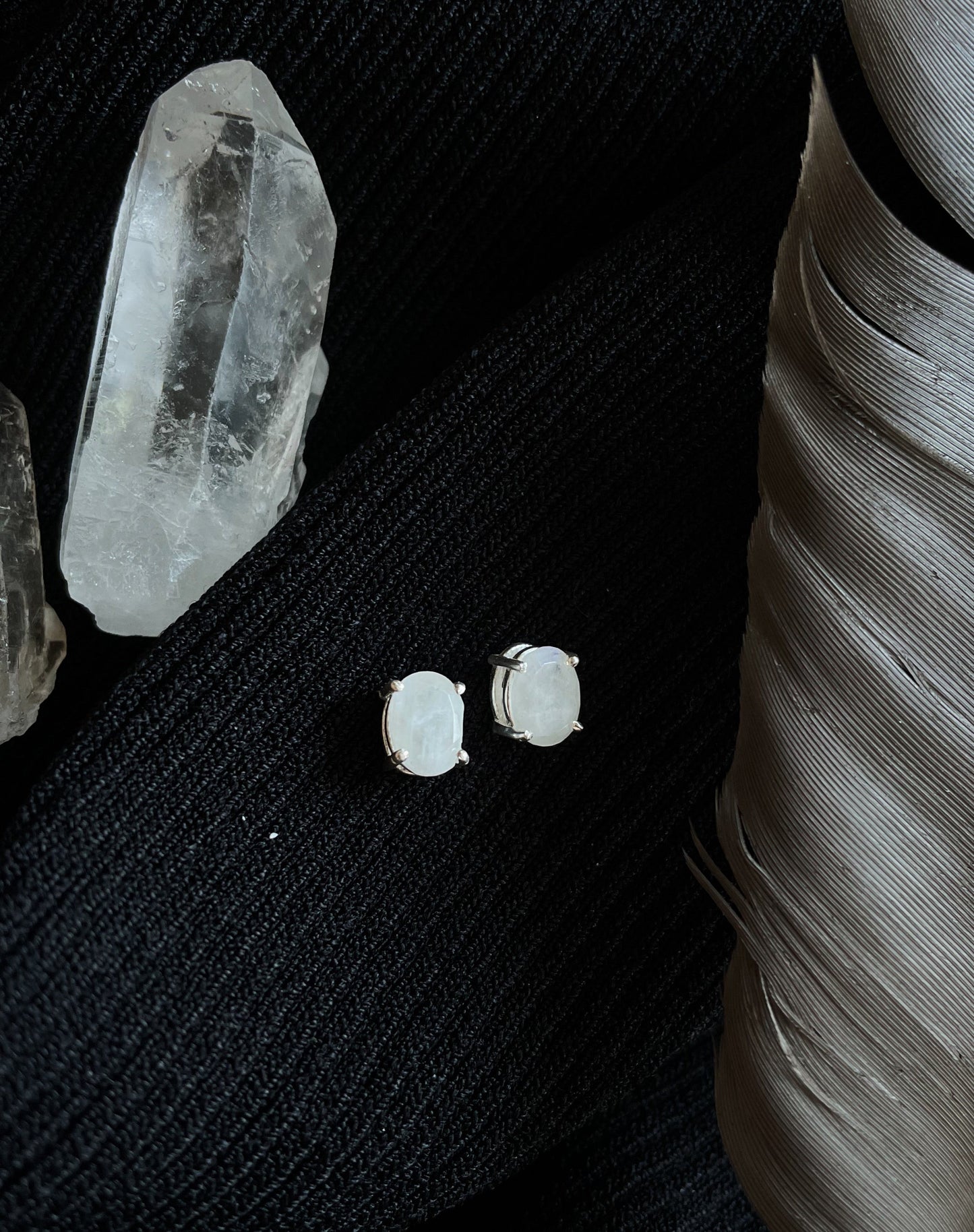 Sidabriniai auskarai "Mėnulio akmuo"