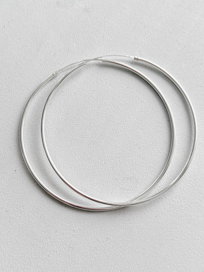 Sidabriniai auskarai rinkės