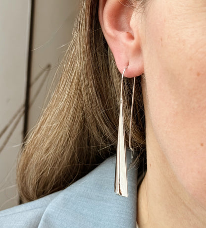 Sidabriniai ilgi auskarai
