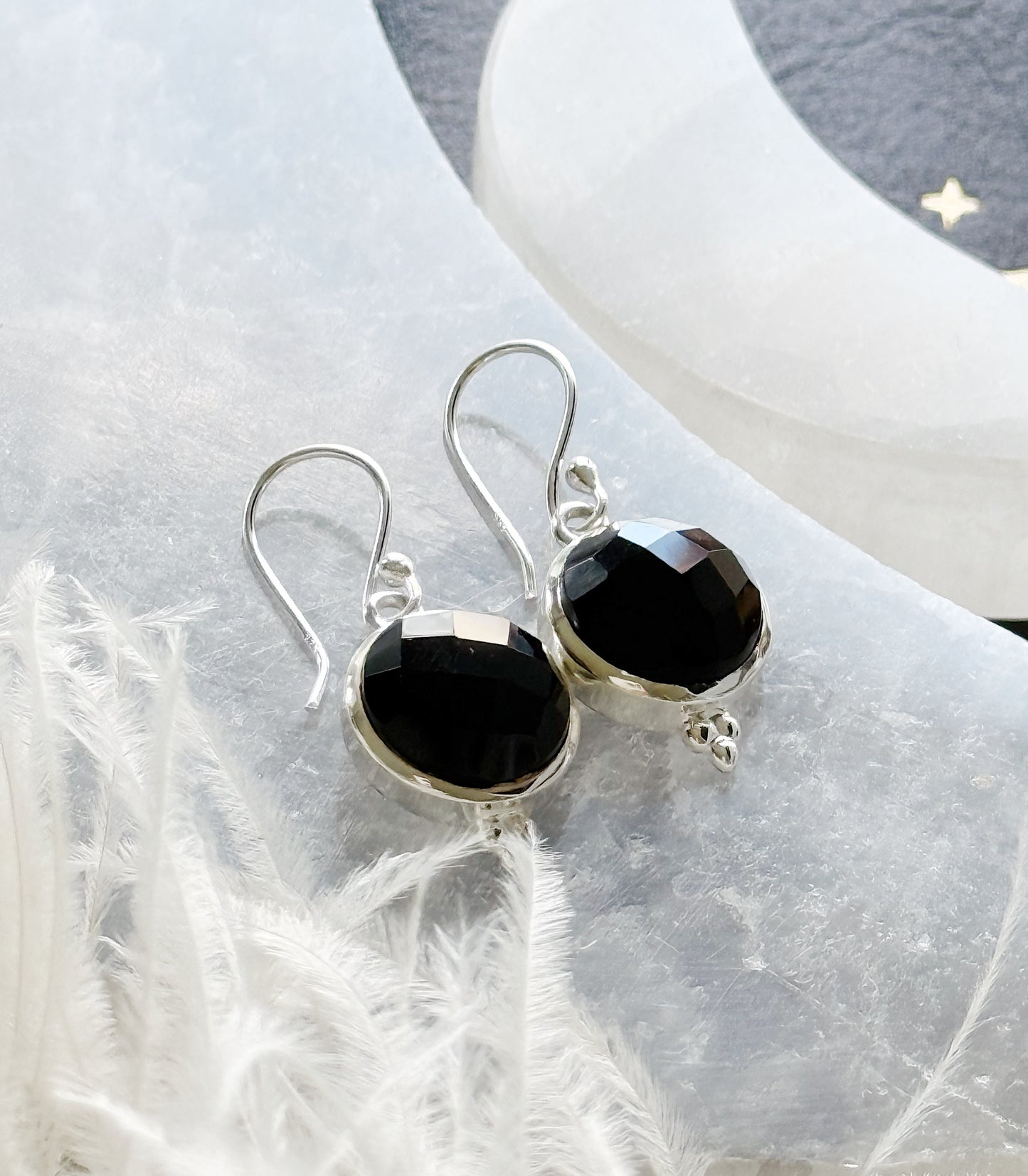 Sidabriniai onikso auskarai