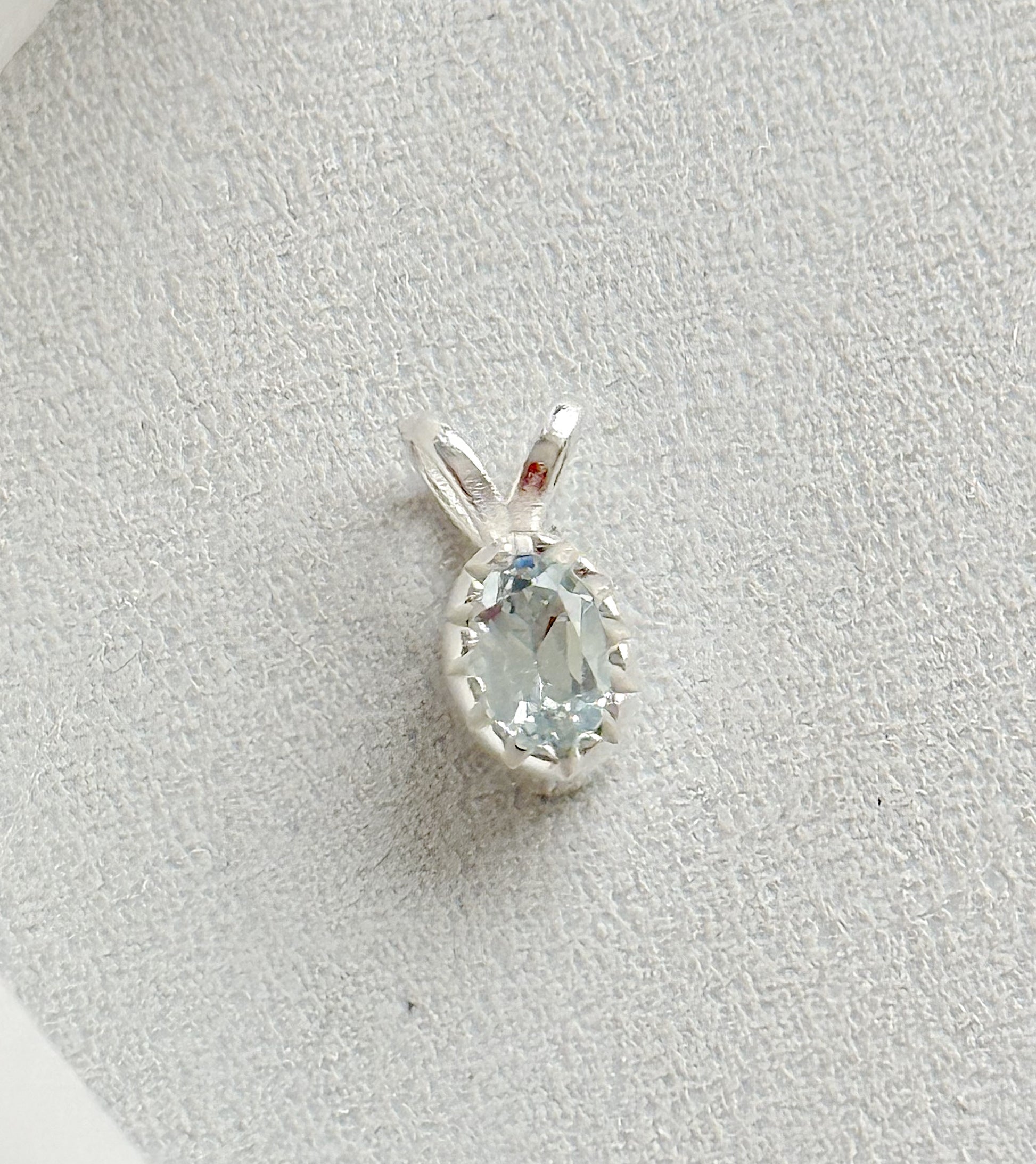 Sidabrinis akvamarino pakabukas