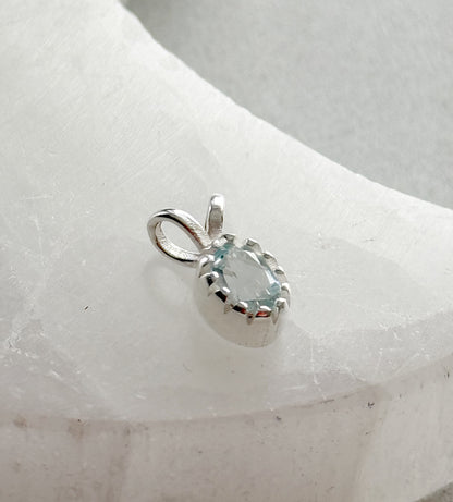 Sidabrinis akvamarino pakabukas