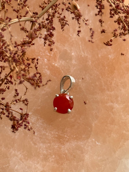 Sidabrinis karneolio pakabukas