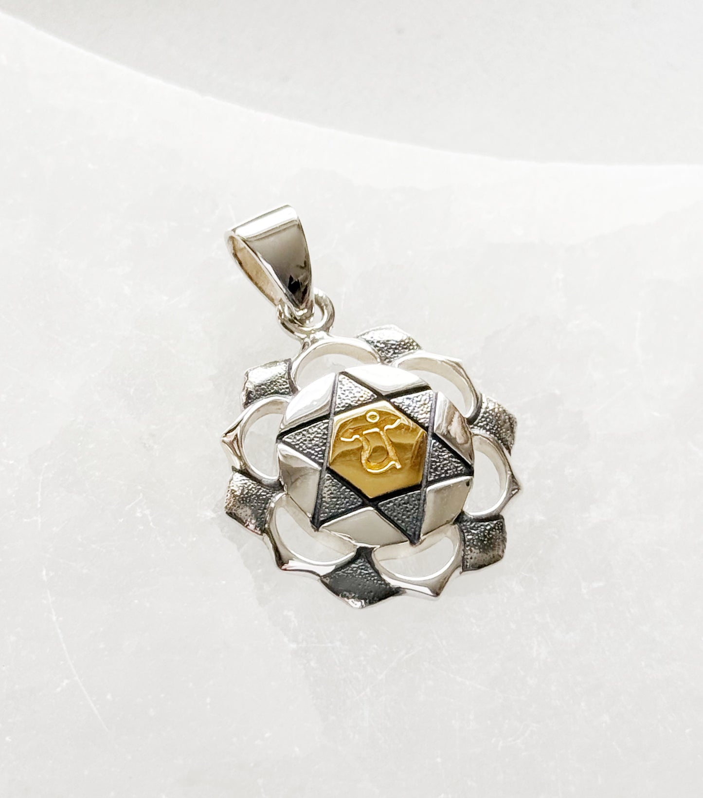 Sidabrinis širdies čakros pakabukas „Meilė“