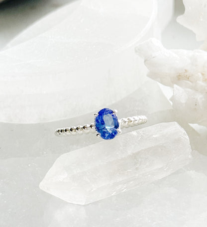 Sidabrinis tanzanito žiedas