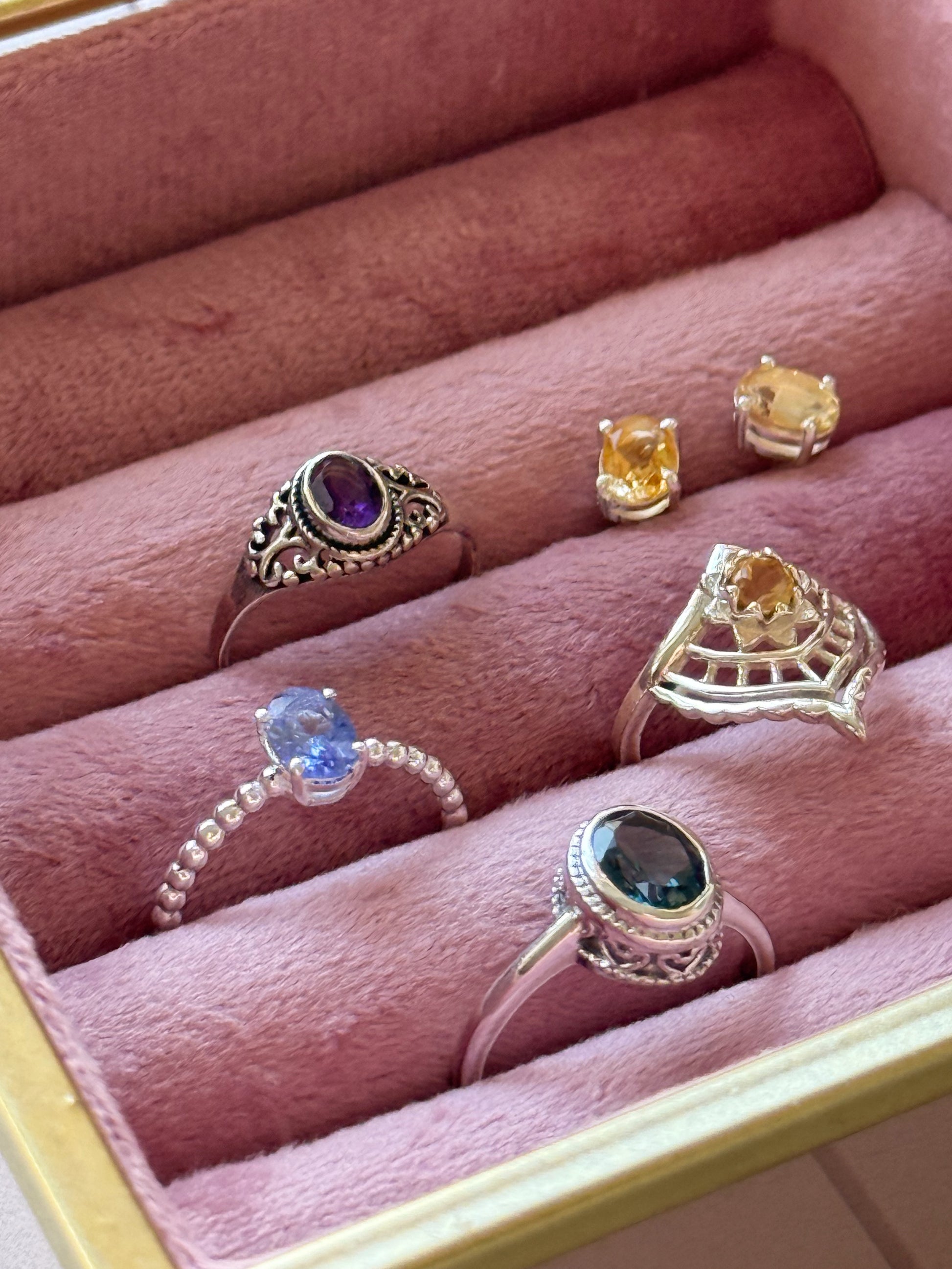 Sidabrinis tanzanito žiedas