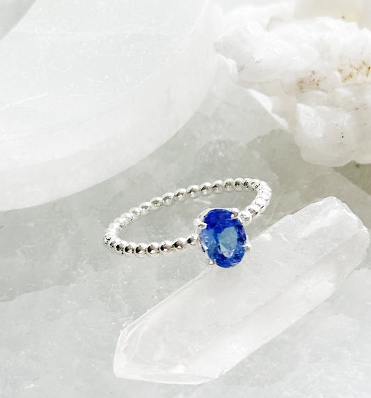 Sidabrinis tanzanito žiedas