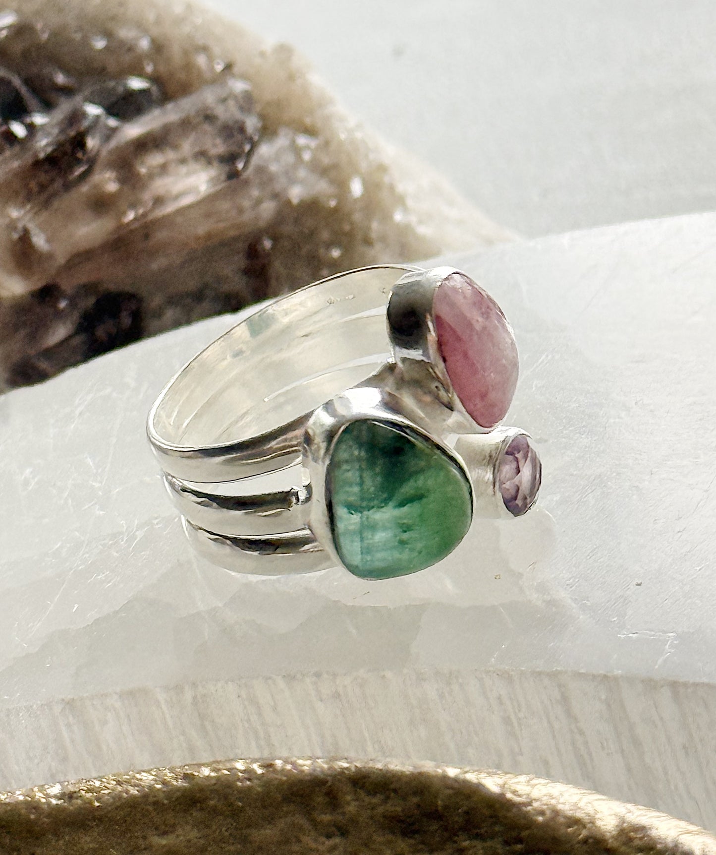 Sidabrinis turmalino, fluorito ir ametisto žiedas / 16 dydis