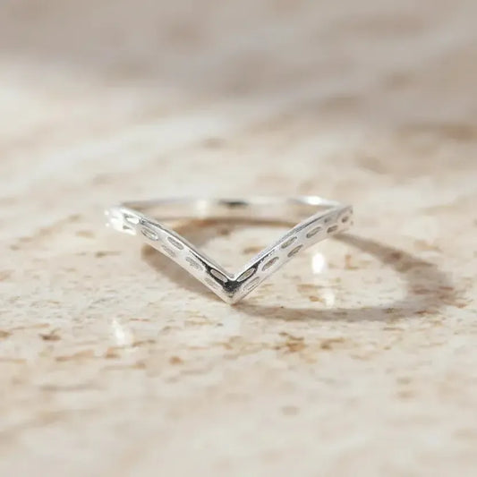 Sidabrinis žiedas “Esu”