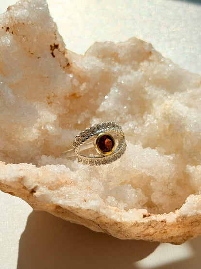 Sidabrinis žiedas “Granato akis” 16 dydis