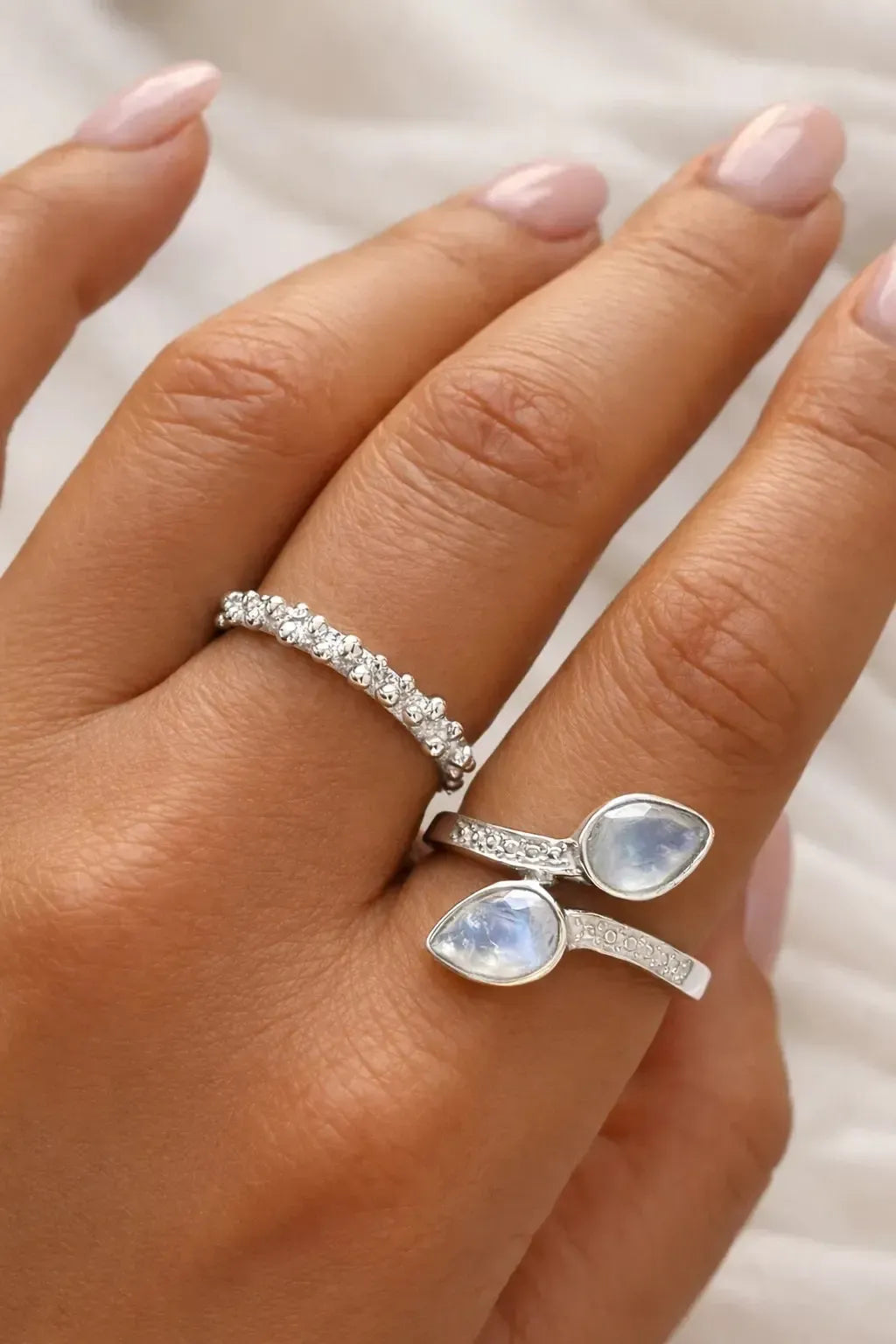 Sidabrinis žiedas “Mėnulio lašas”