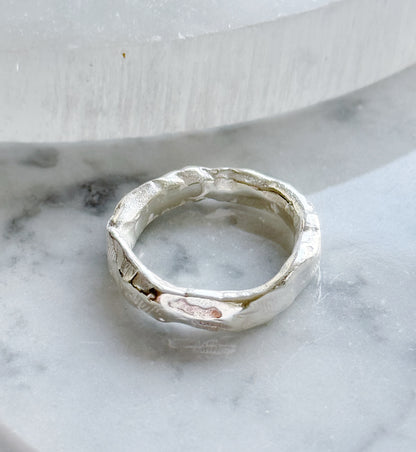 Sidabrinis žiedas “Mėnulio uolos”