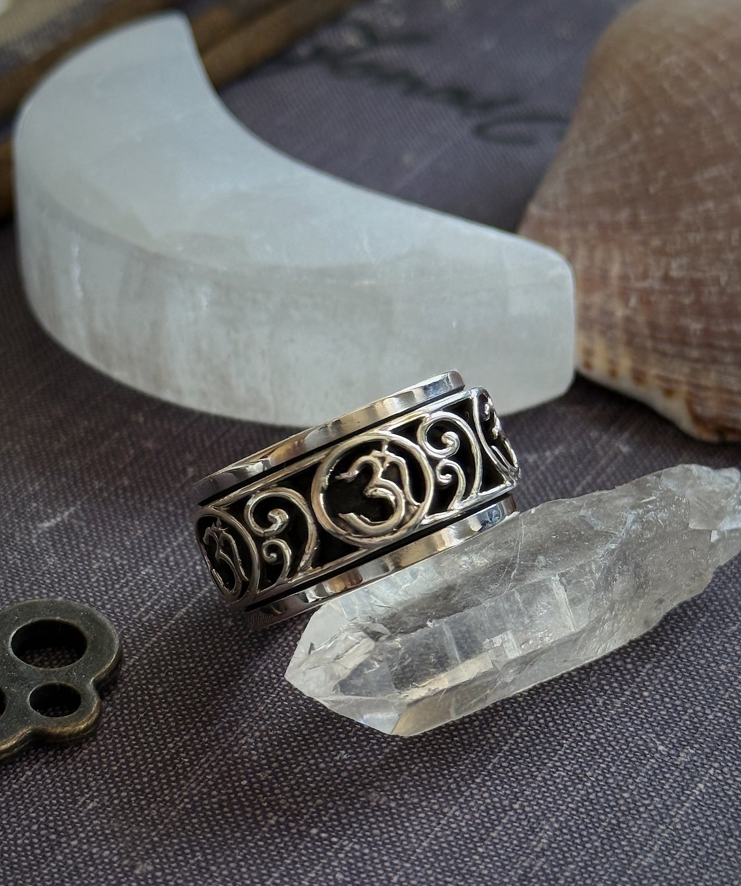 Sidabrinis žiedas “Om”