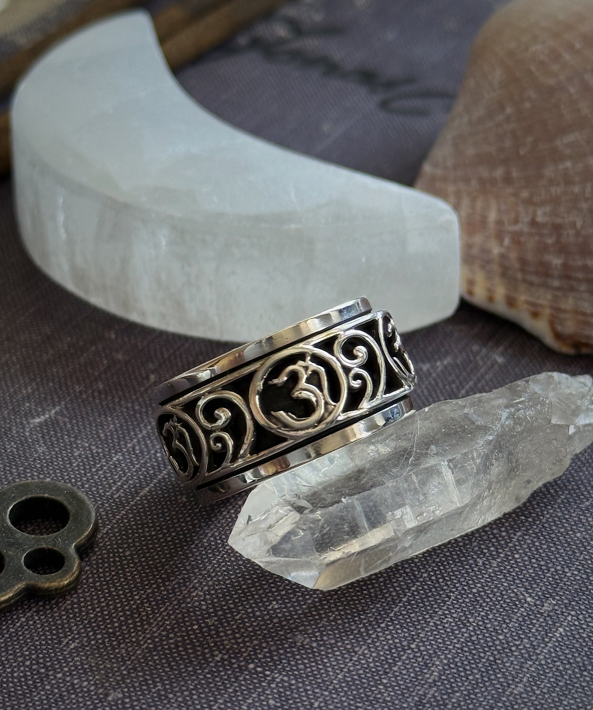 Sidabrinis žiedas “Om”