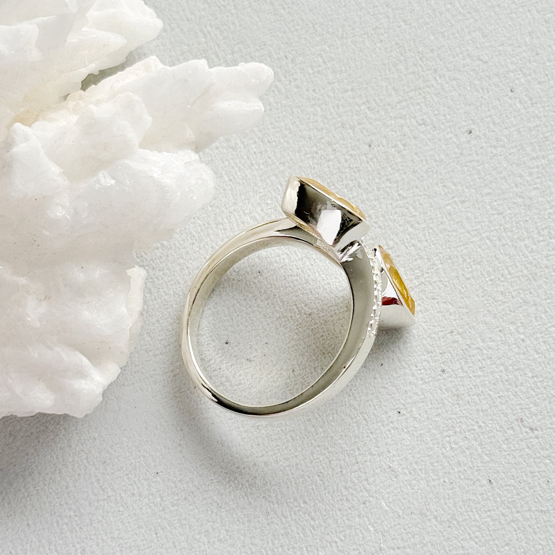 Sidabrinis žiedas su Citrinu “Saulės lašas”