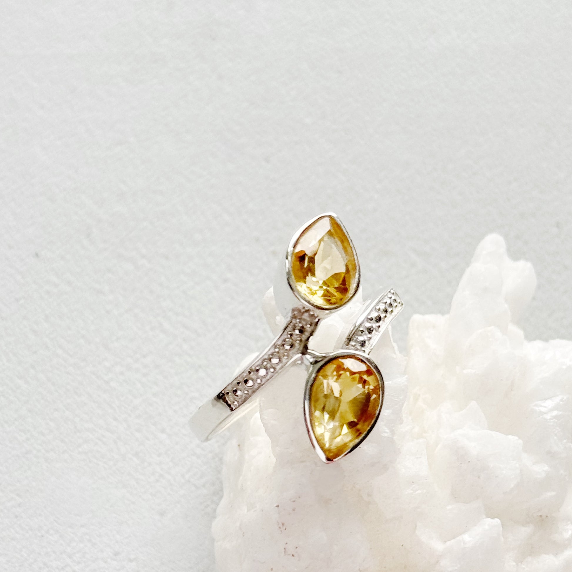 Sidabrinis žiedas su Citrinu “Saulės lašas”