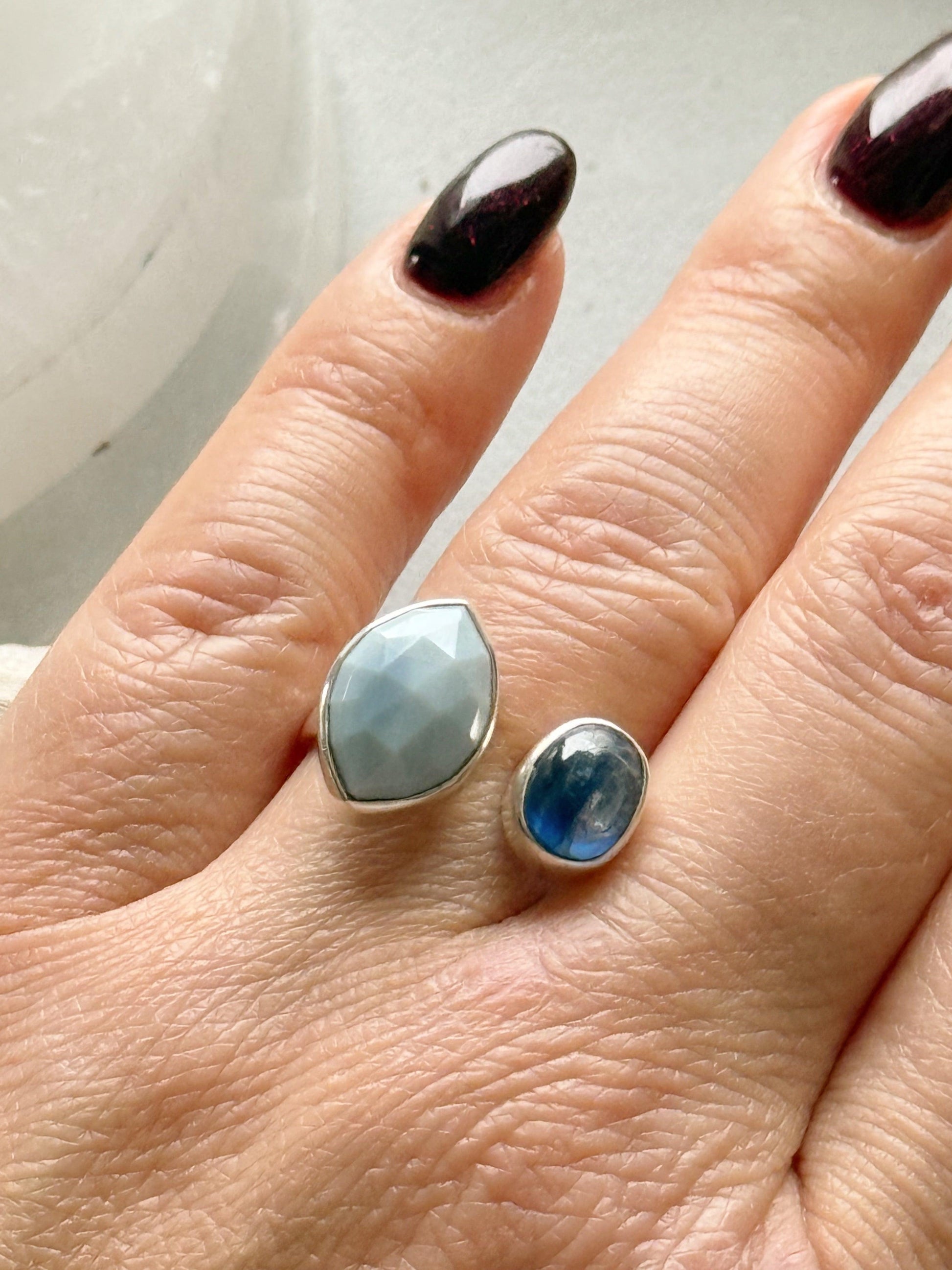 Sidabrinis žiedas su Kianitu ir chalcedonu / 16 dydis