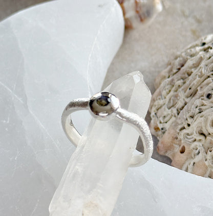 Sidabrinis žiedas su Labradoritu