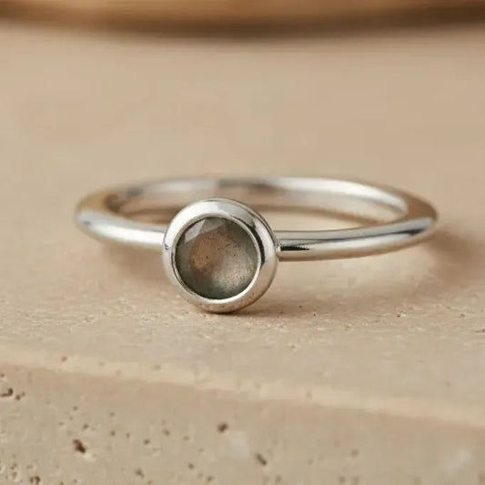 Sidabrinis žiedas su Labradoritu “Apsauga”