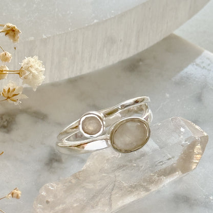 Sidabrinis žiedas su Mėnulio akmeniu “Duo”