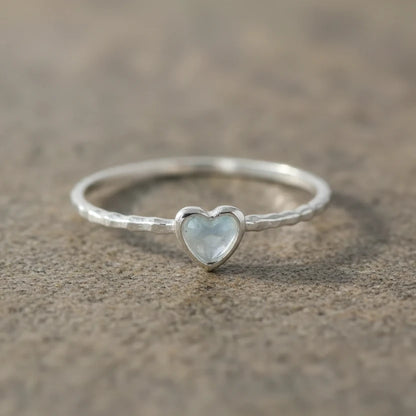 Sidabrinis žiedas su Topazu “Širdelė”