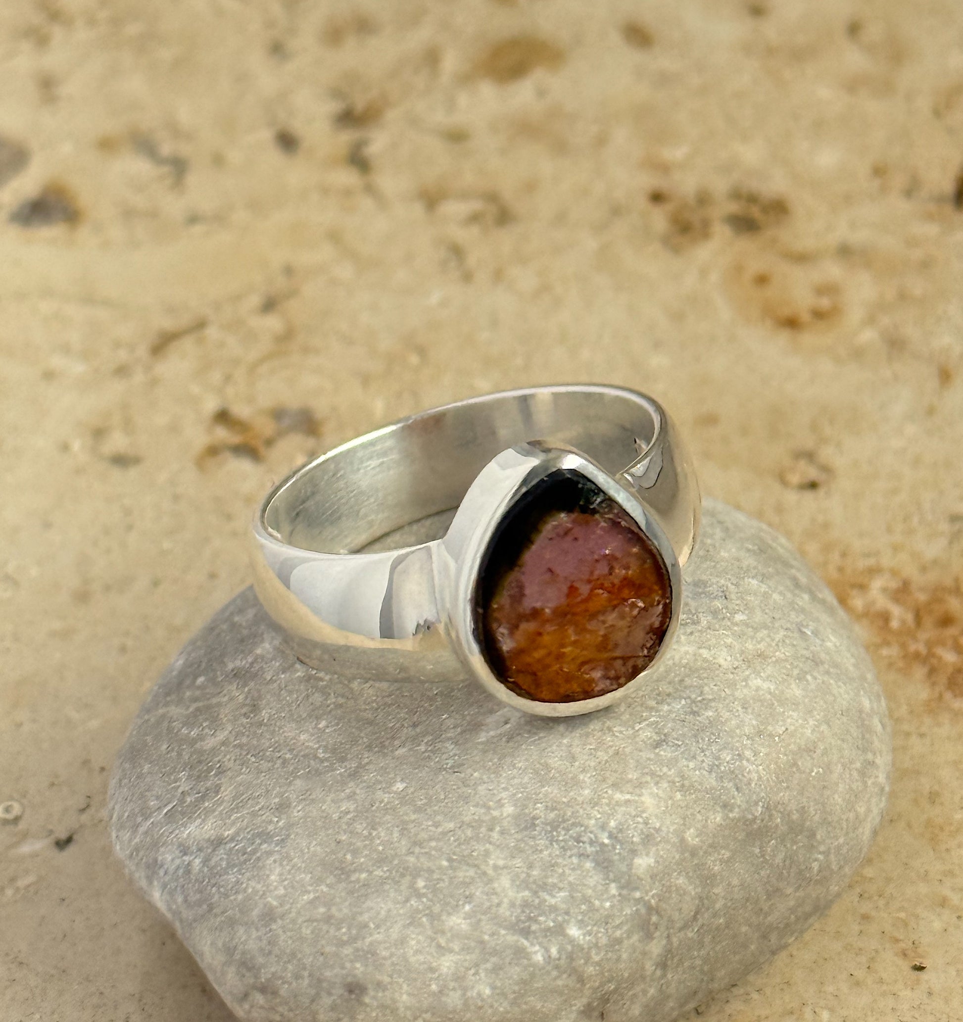 Sidabrinis žiedas su arbūziniu turmalinu / 18 dydis