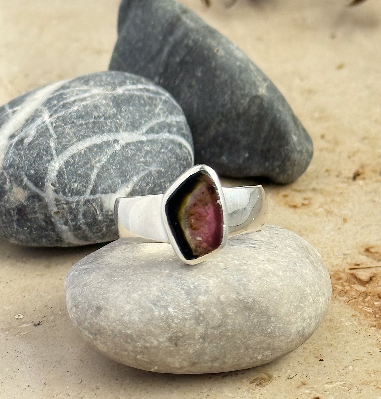 Sidabrinis žiedas su arbūziniu turmalinu / 18 dydis