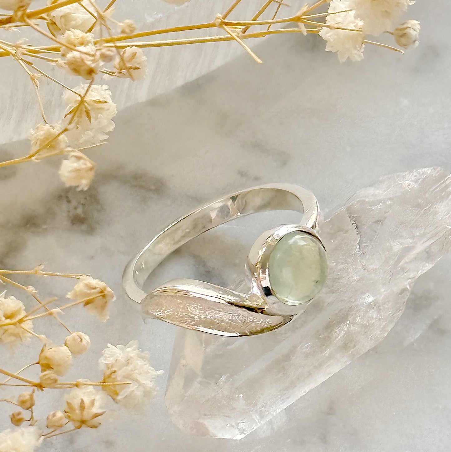 Sidabrinis žiedas su fluoritu “Banga”