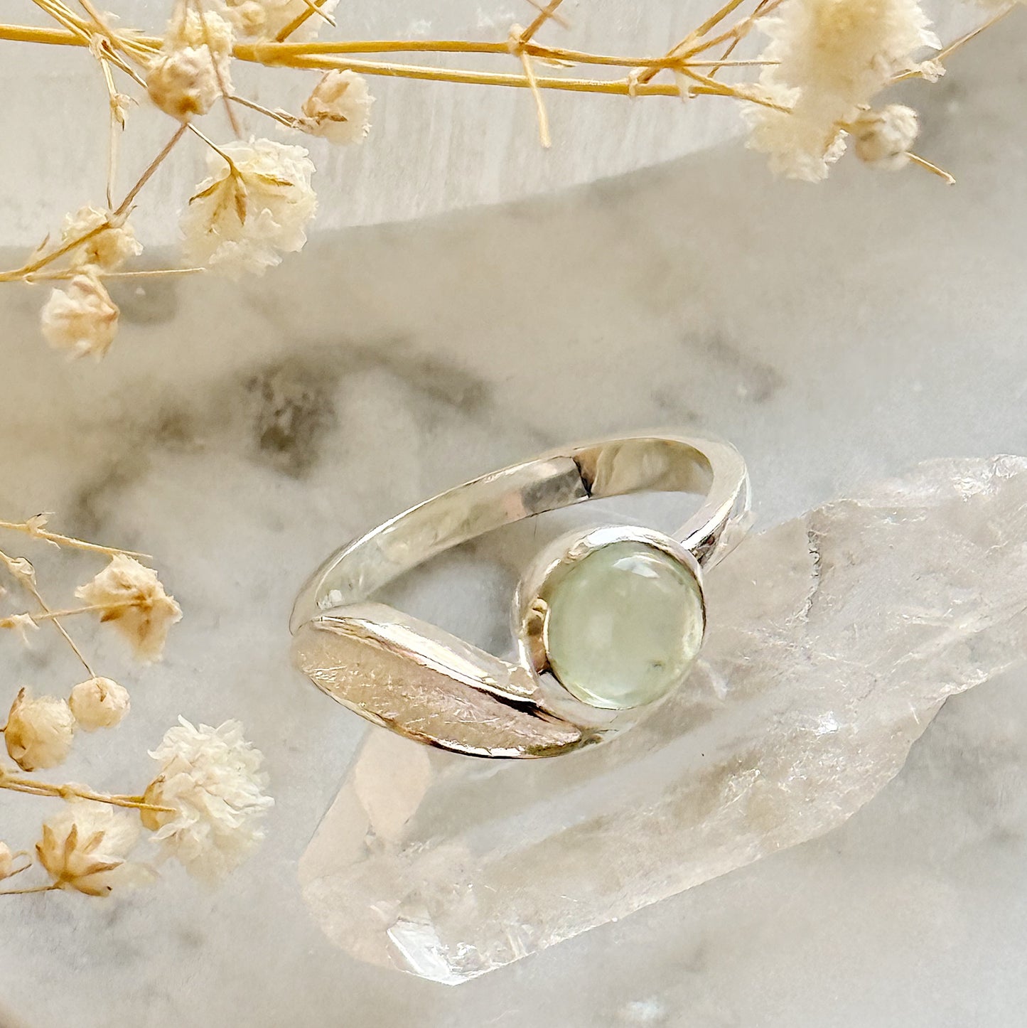 Sidabrinis žiedas su fluoritu “Banga”