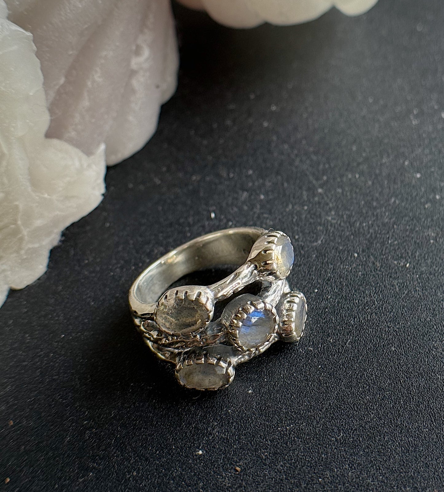 Sidabrinis žiedas su labradoritu “Penki”