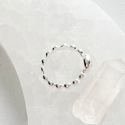 Sidabrinis žiedas su persikiniu mėnulio akmeniu