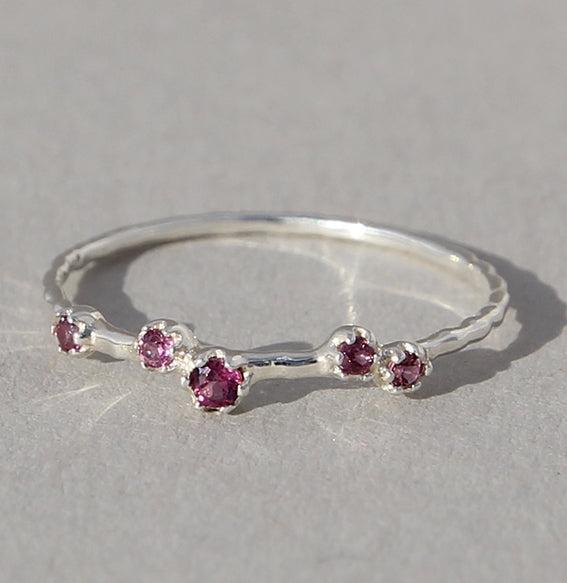 Sidabrinis žiedas su rodolitu “Visata”