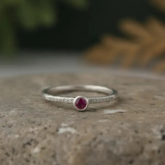 Sidabrinis žiedas su rodolitu