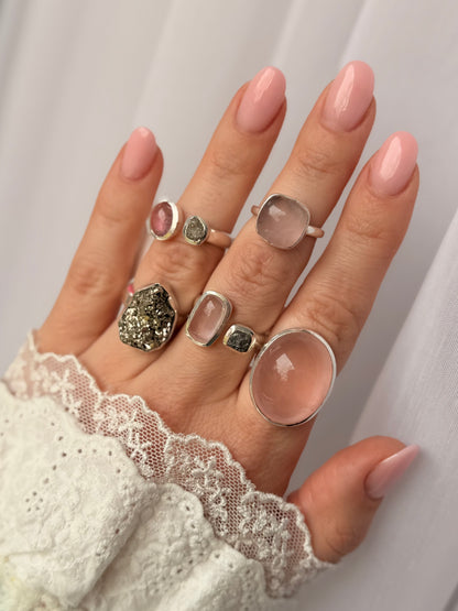 Sidabrinis žiedas su rožiniu kvarcu / 16 dydis