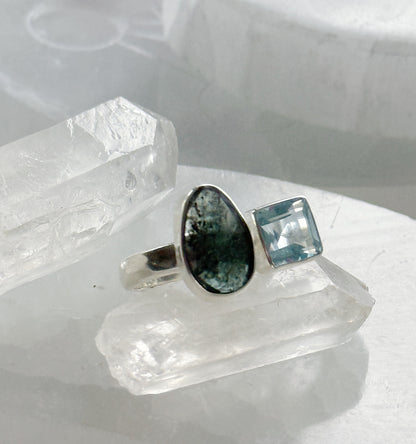 Sidabrinis žiedas su samanų Kianitu ir Topazu / 16 dydis